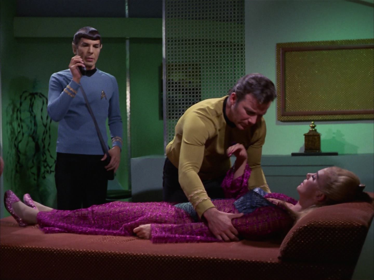 ariane179254_StarTrek_3x16_TheMarkOfGideon_3060.jpg