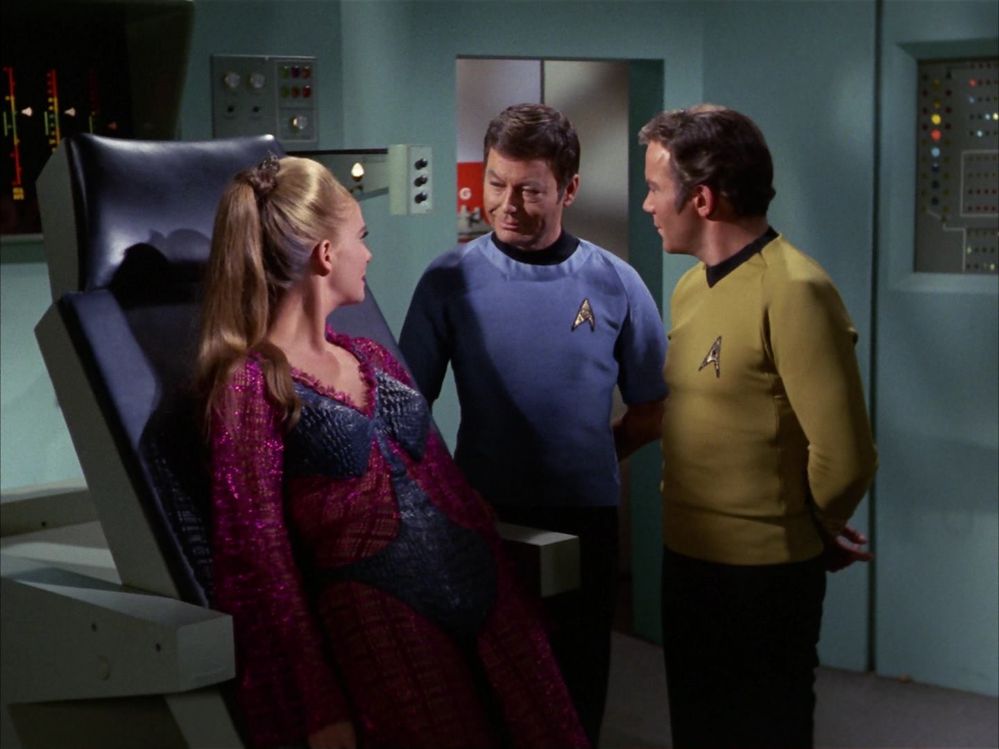 ariane179254_StarTrek_3x16_TheMarkOfGideon_3105.jpg
