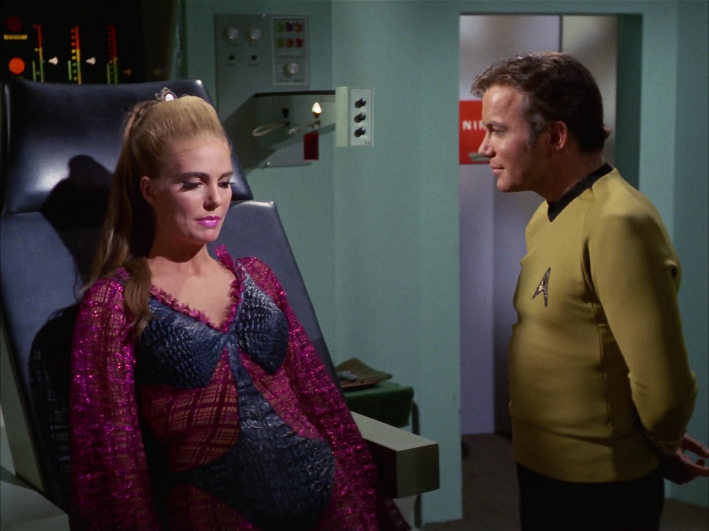 ariane179254_StarTrek_3x16_TheMarkOfGideon_3131.jpg