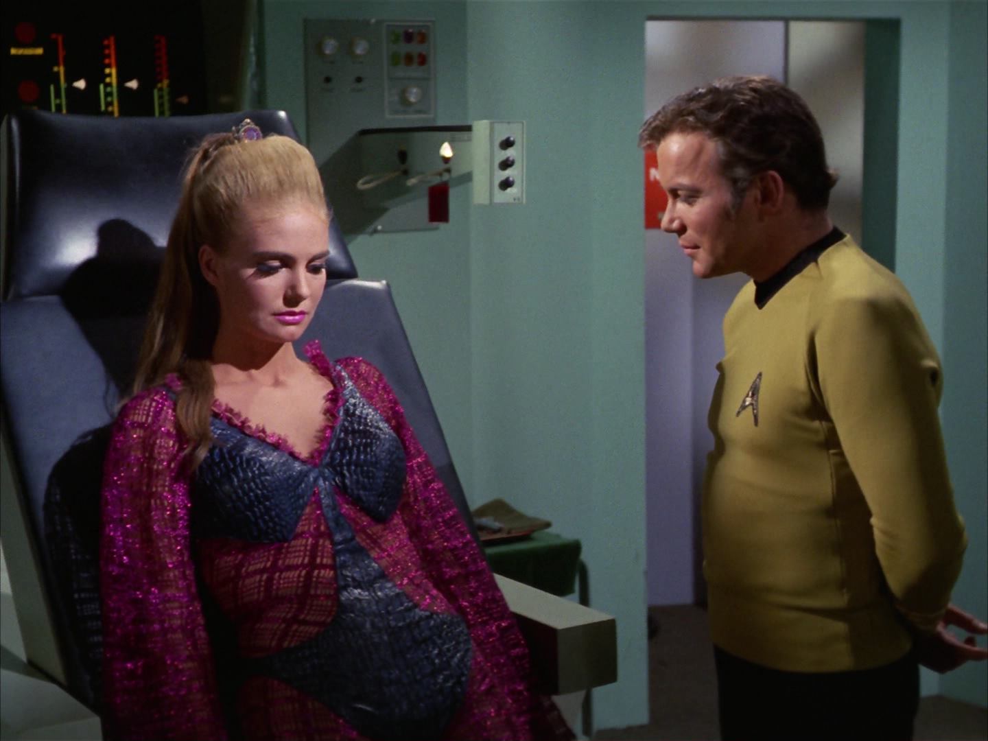 ariane179254_StarTrek_3x16_TheMarkOfGideon_3135.jpg