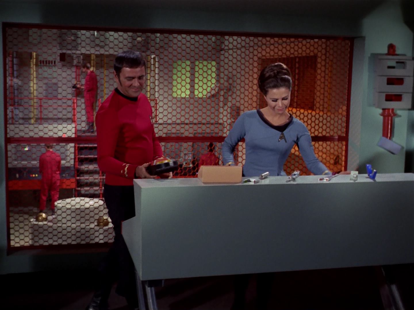 ariane179254_StarTrek_3x18_TheLightsOfZetar_0027.jpg