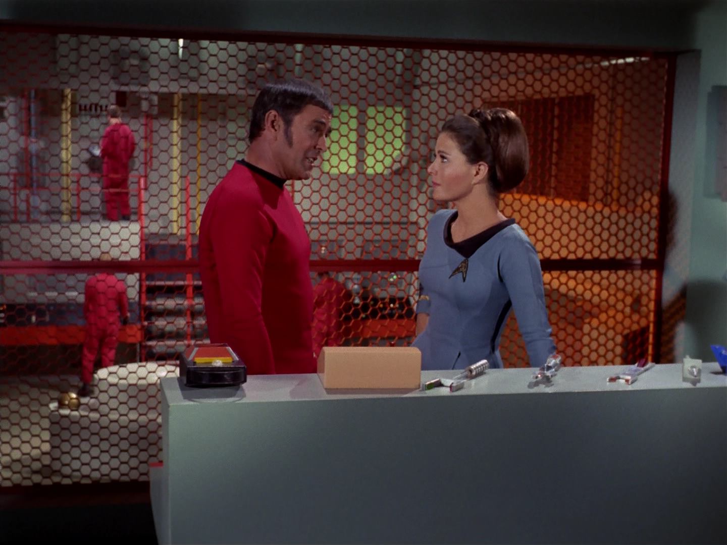 ariane179254_StarTrek_3x18_TheLightsOfZetar_0037.jpg