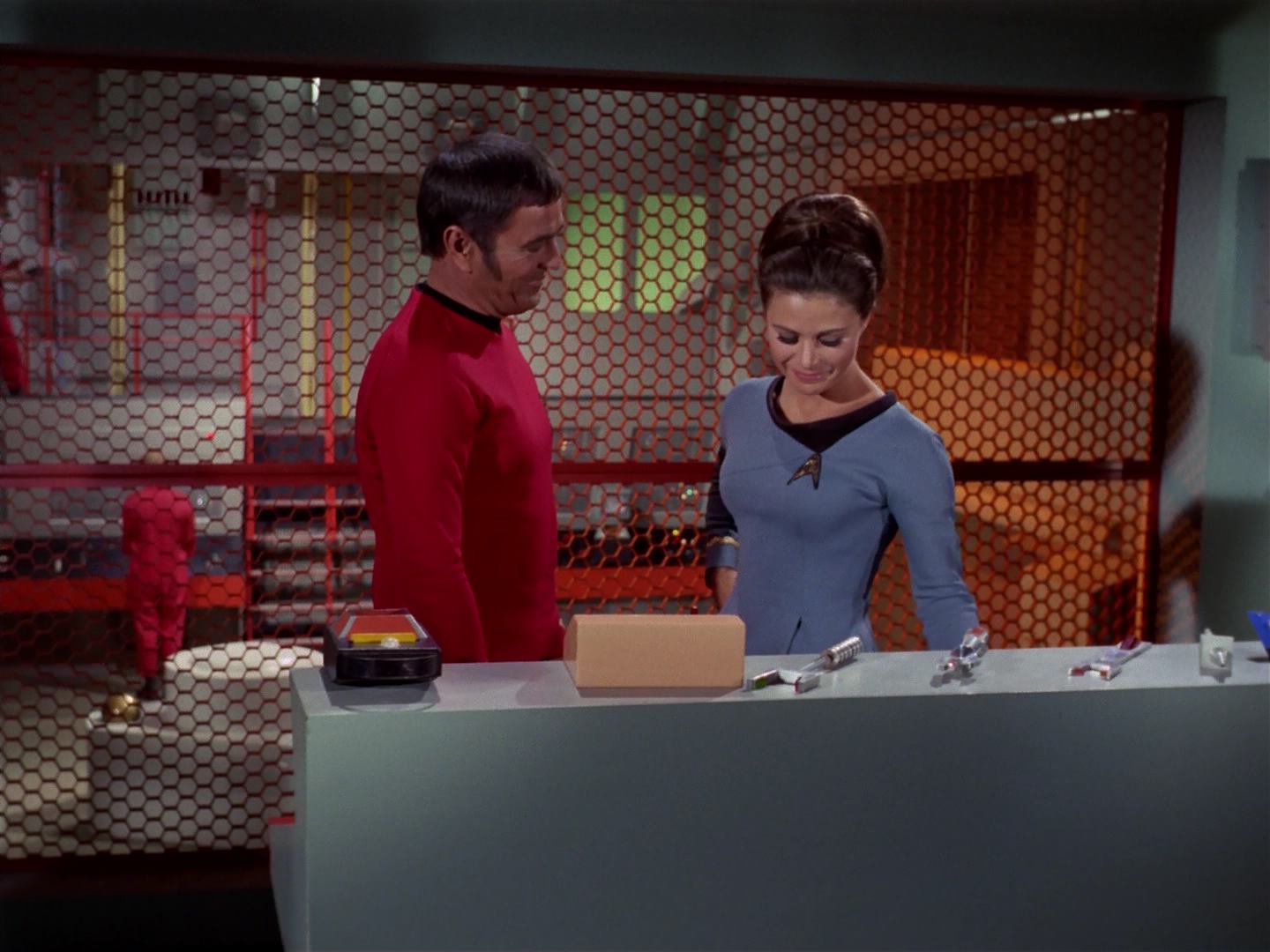 ariane179254_StarTrek_3x18_TheLightsOfZetar_0054.jpg