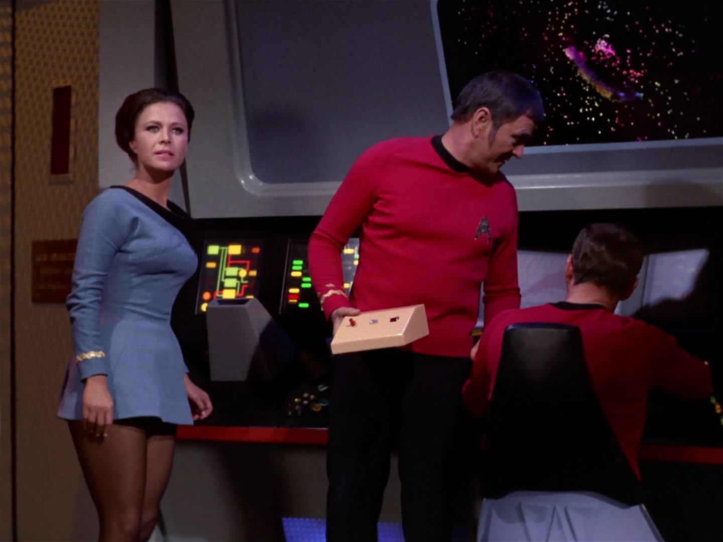 ariane179254_StarTrek_3x18_TheLightsOfZetar_0132.jpg