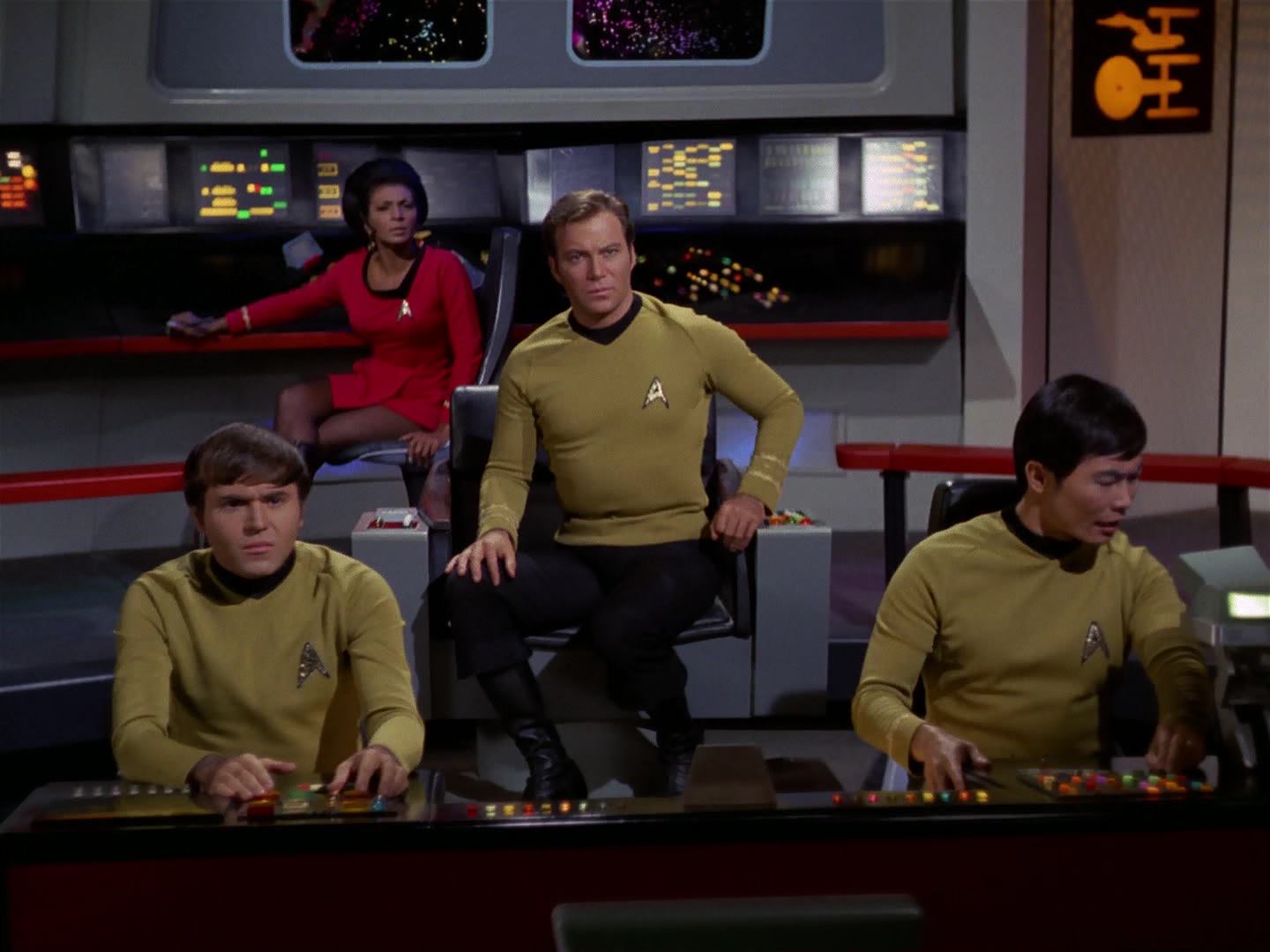 ariane179254_StarTrek_3x18_TheLightsOfZetar_0160.jpg