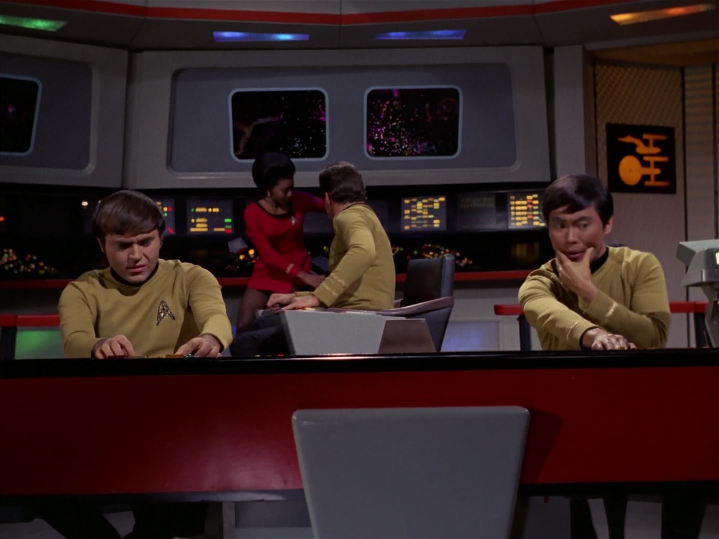 ariane179254_StarTrek_3x18_TheLightsOfZetar_0331.jpg