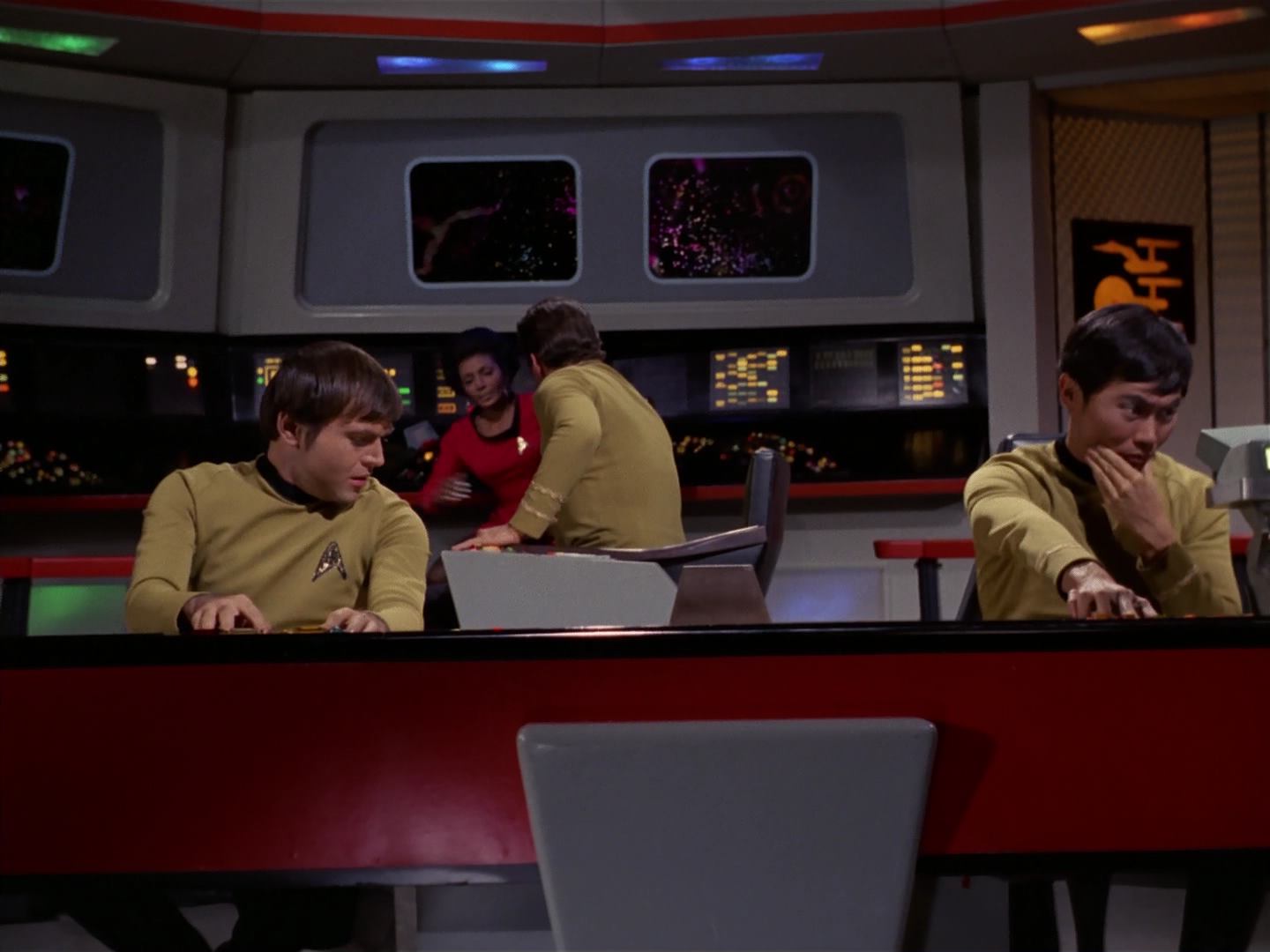 ariane179254_StarTrek_3x18_TheLightsOfZetar_0332.jpg