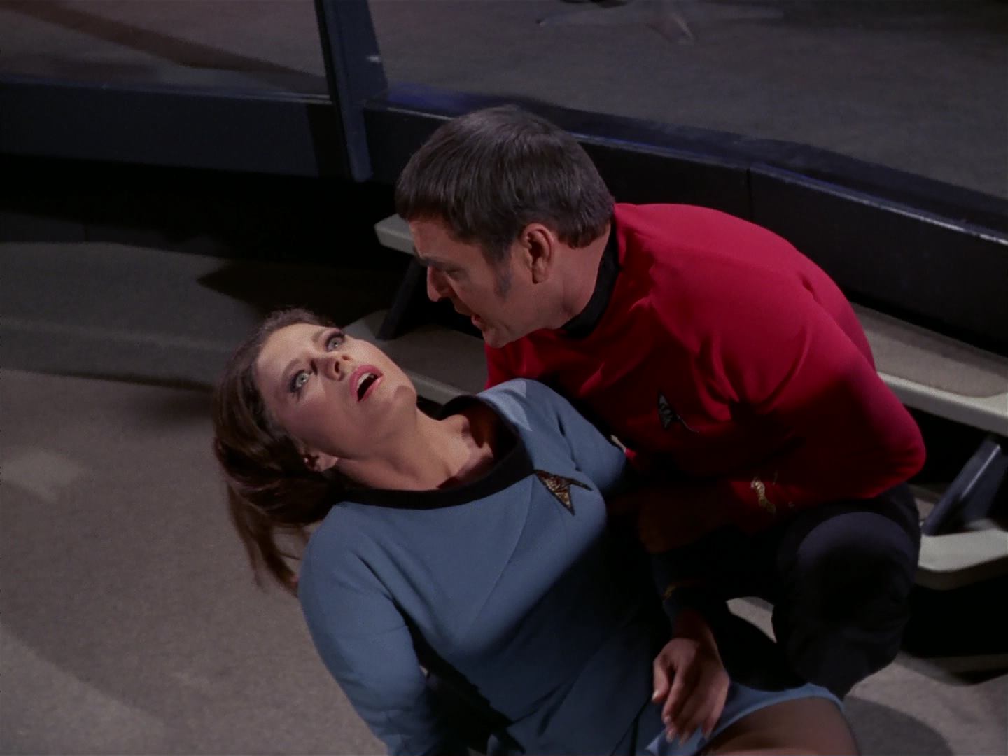 ariane179254_StarTrek_3x18_TheLightsOfZetar_0342.jpg