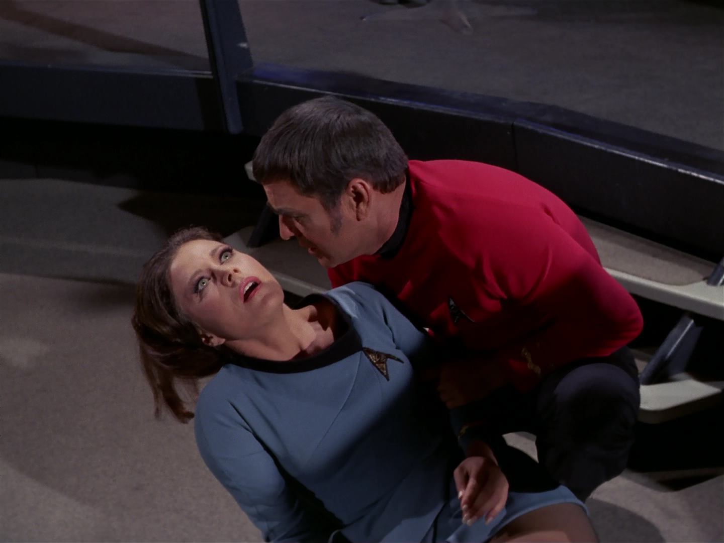 ariane179254_StarTrek_3x18_TheLightsOfZetar_0343.jpg