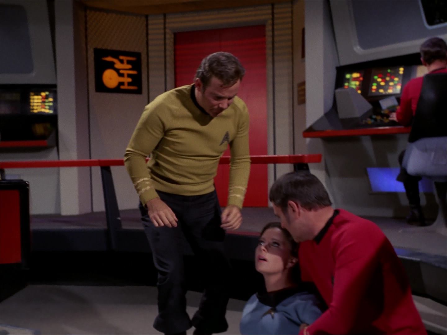 ariane179254_StarTrek_3x18_TheLightsOfZetar_0346.jpg