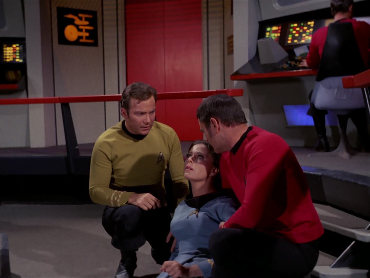 ariane179254_StarTrek_3x18_TheLightsOfZetar_0347.jpg