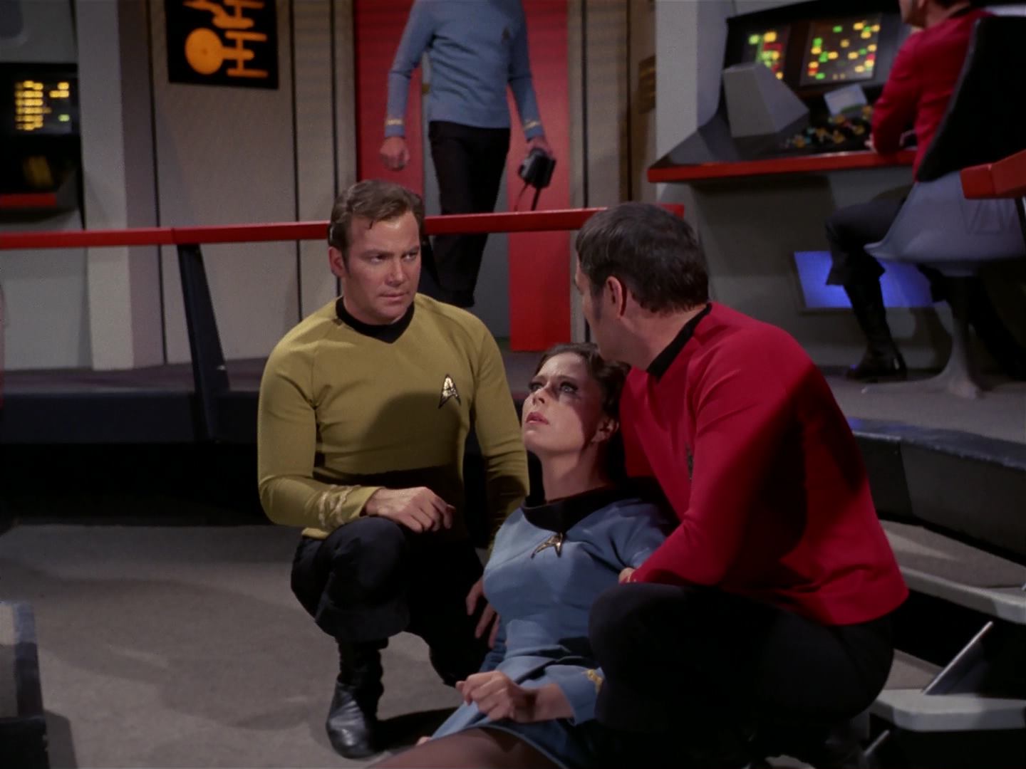 ariane179254_StarTrek_3x18_TheLightsOfZetar_0361.jpg