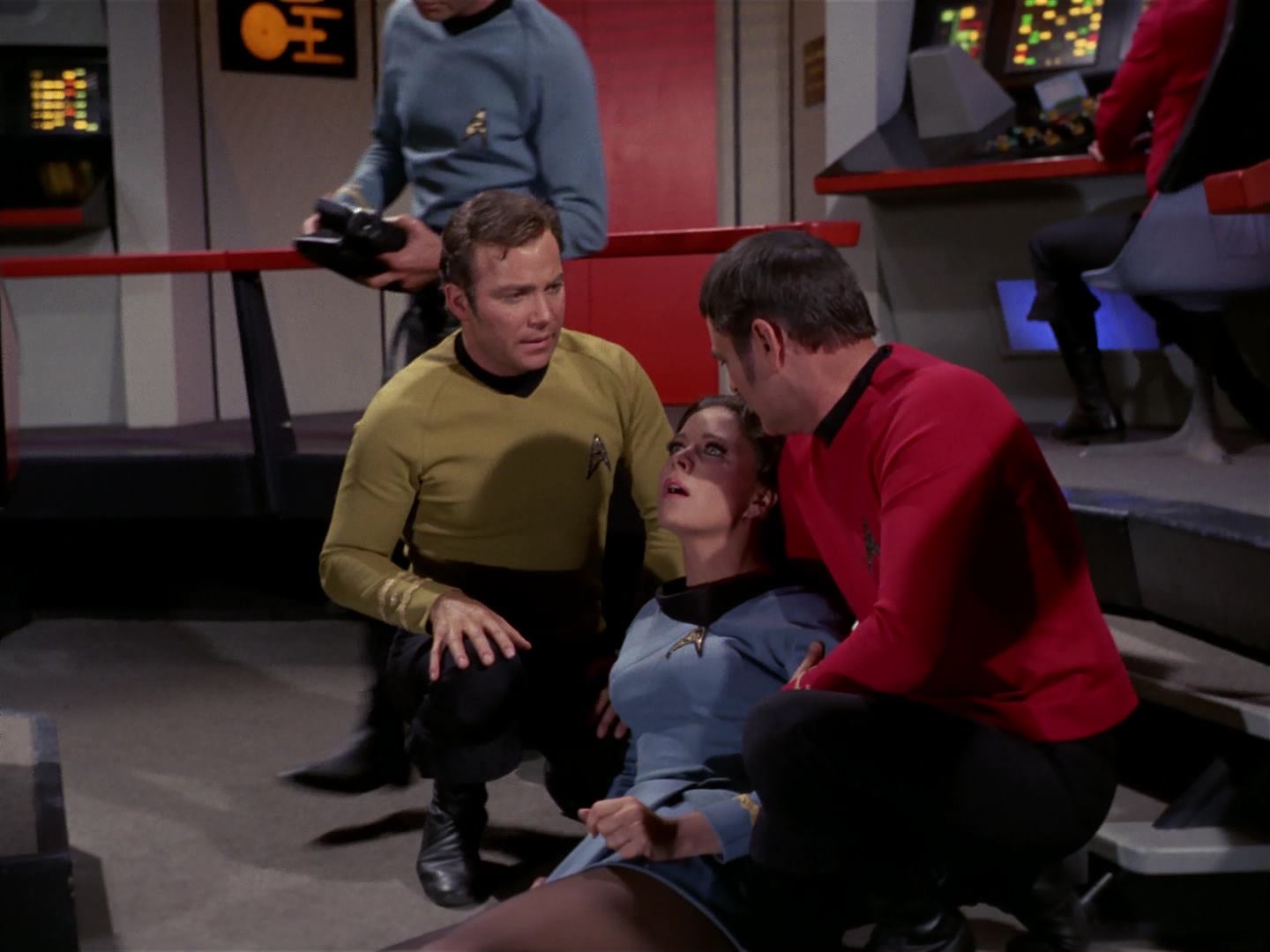 ariane179254_StarTrek_3x18_TheLightsOfZetar_0364.jpg