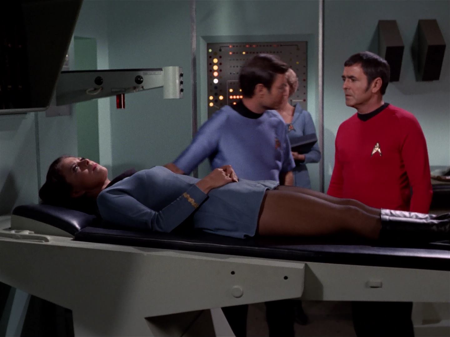 ariane179254_StarTrek_3x18_TheLightsOfZetar_0632.jpg