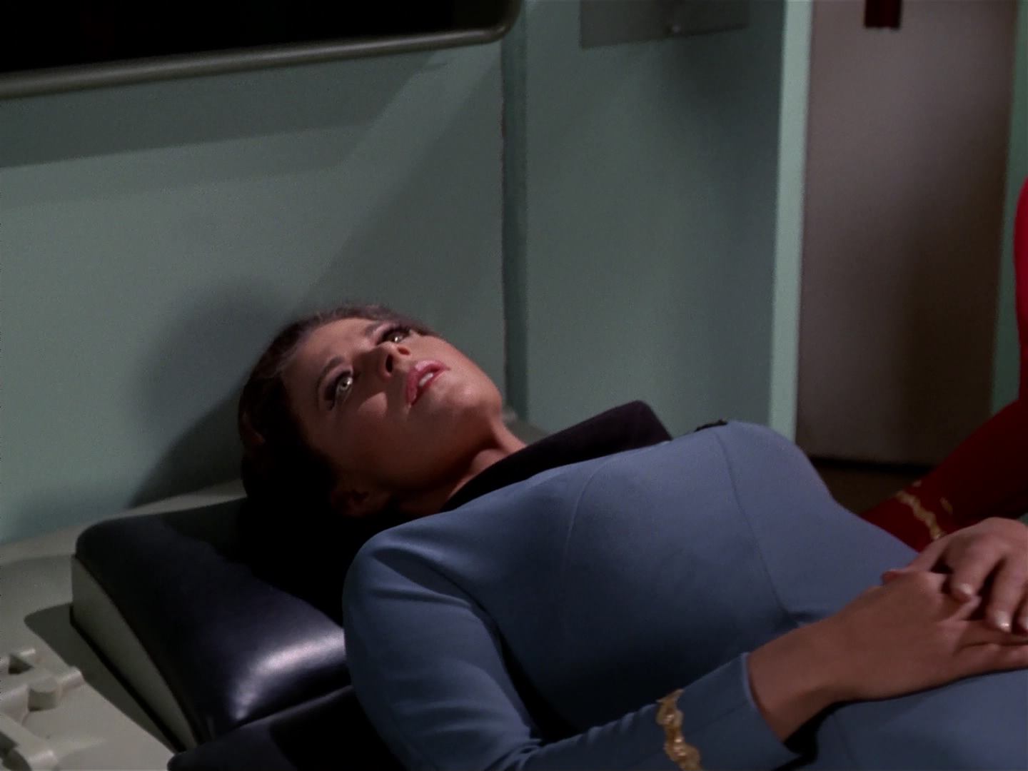 ariane179254_StarTrek_3x18_TheLightsOfZetar_0692.jpg