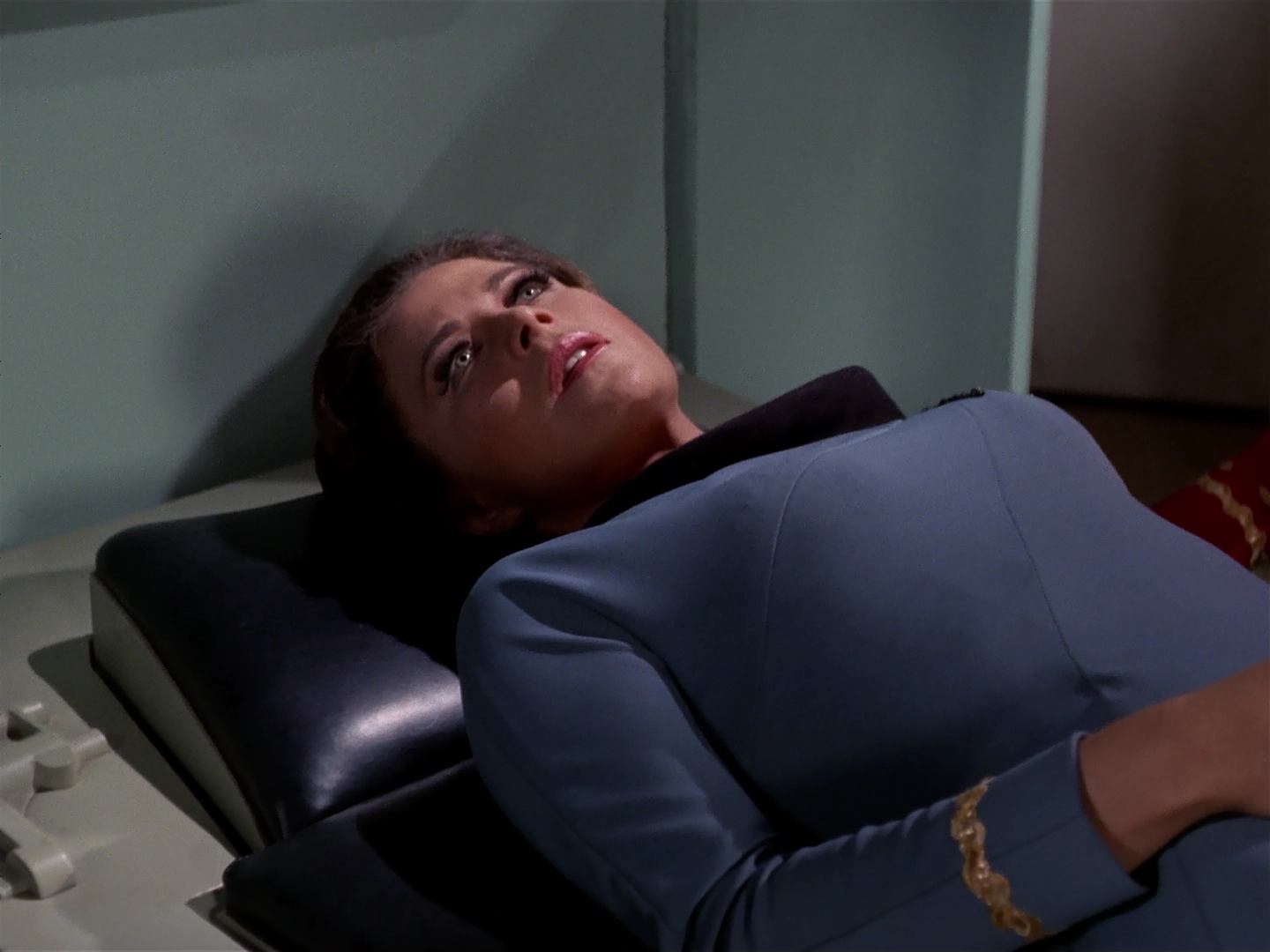 ariane179254_StarTrek_3x18_TheLightsOfZetar_0693.jpg