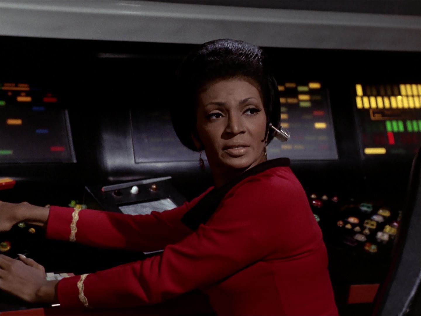 ariane179254_StarTrek_3x18_TheLightsOfZetar_0724.jpg