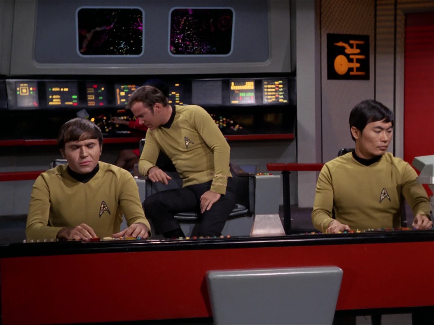 ariane179254_StarTrek_3x18_TheLightsOfZetar_0834.jpg