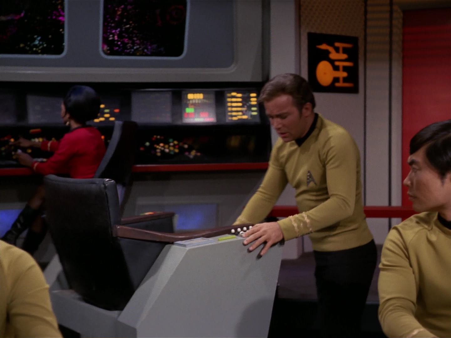 ariane179254_StarTrek_3x18_TheLightsOfZetar_0846.jpg