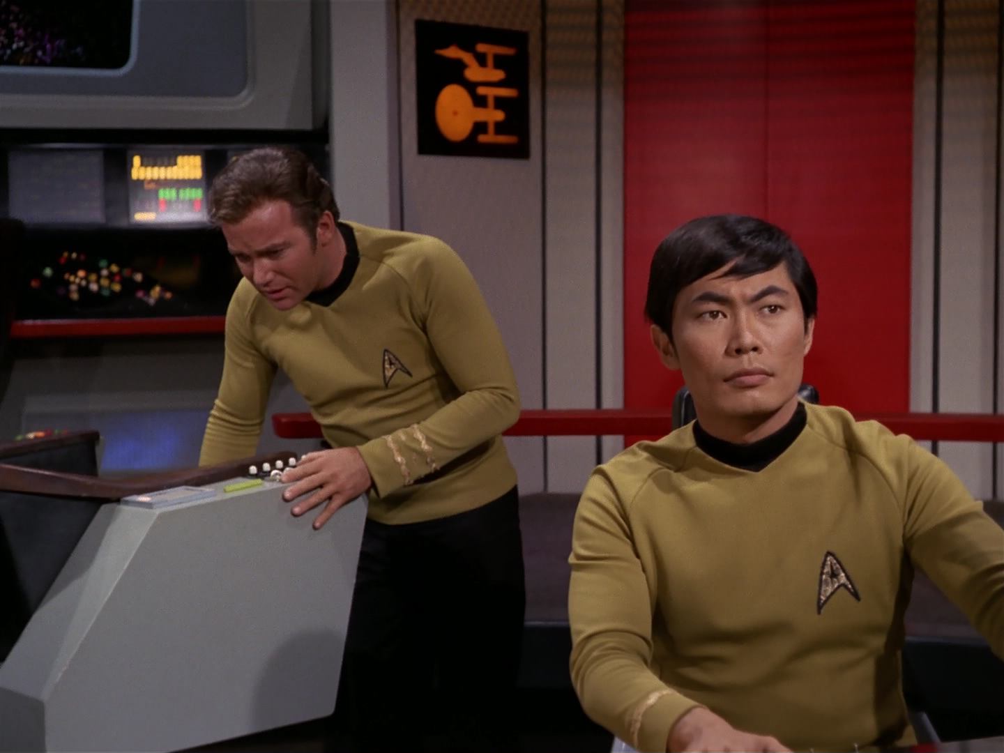 ariane179254_StarTrek_3x18_TheLightsOfZetar_0849.jpg