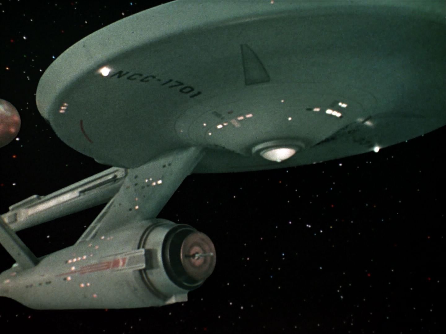 ariane179254_StarTrek_3x21_TheCloudMinders_0021.jpg
