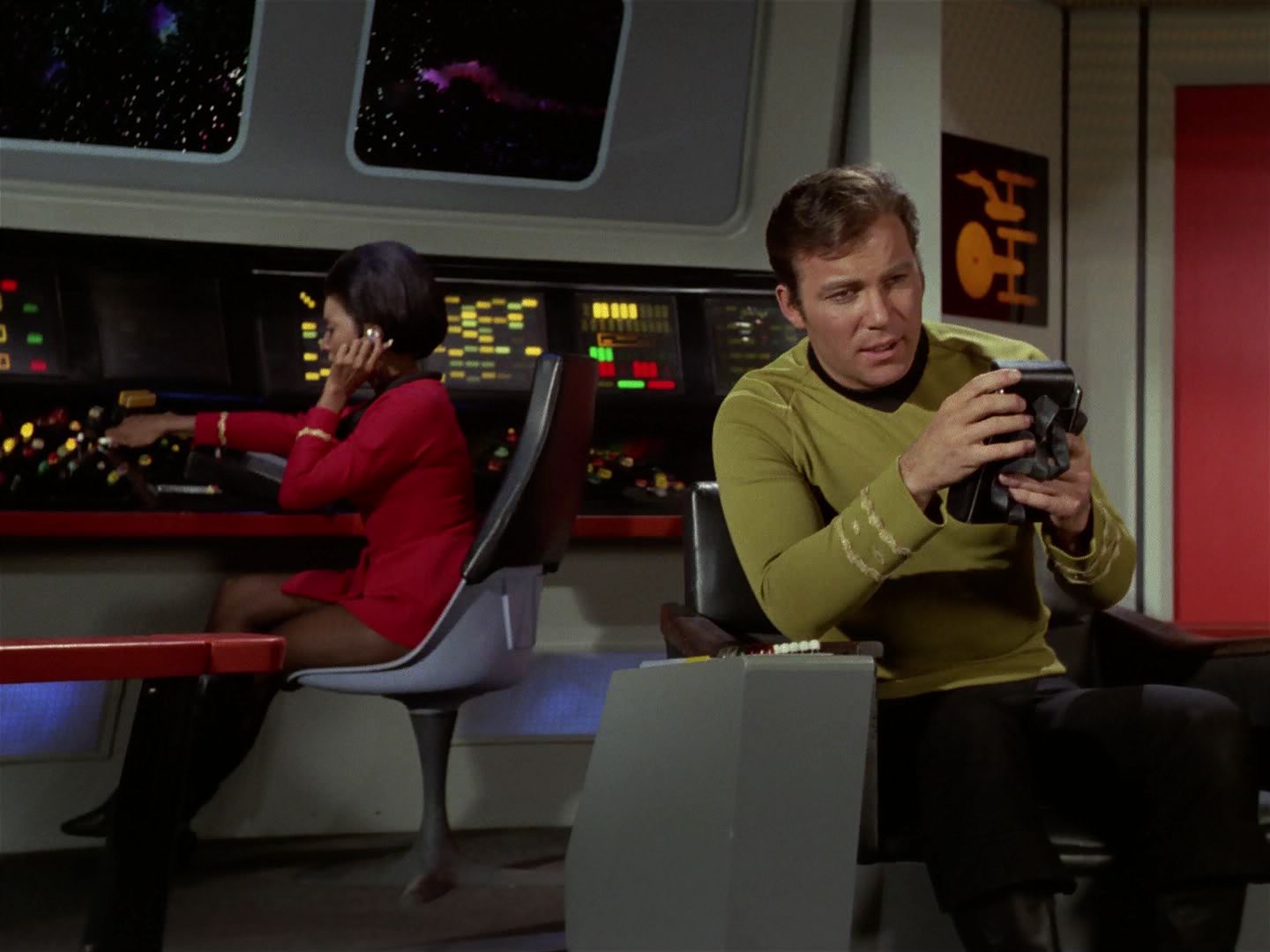 ariane179254_StarTrek_3x21_TheCloudMinders_0028.jpg