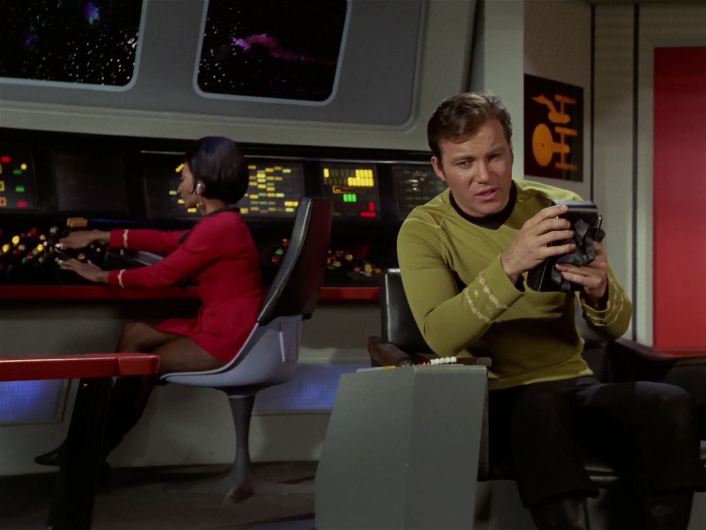 ariane179254_StarTrek_3x21_TheCloudMinders_0031.jpg