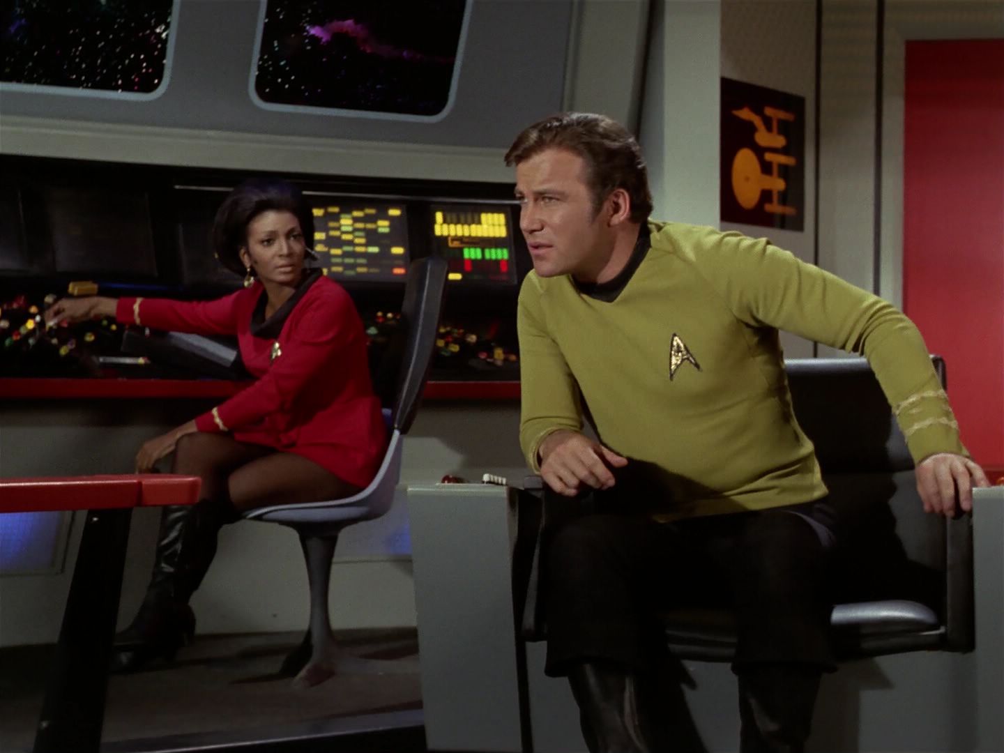 ariane179254_StarTrek_3x21_TheCloudMinders_0044.jpg