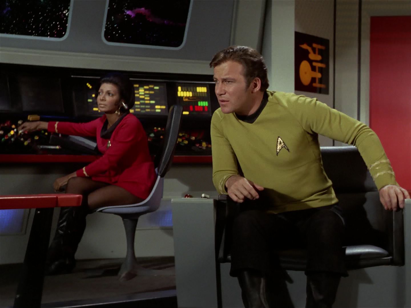 ariane179254_StarTrek_3x21_TheCloudMinders_0047.jpg