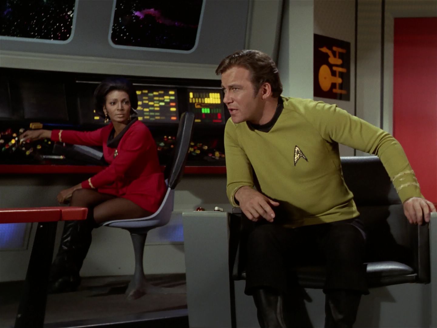 ariane179254_StarTrek_3x21_TheCloudMinders_0051.jpg