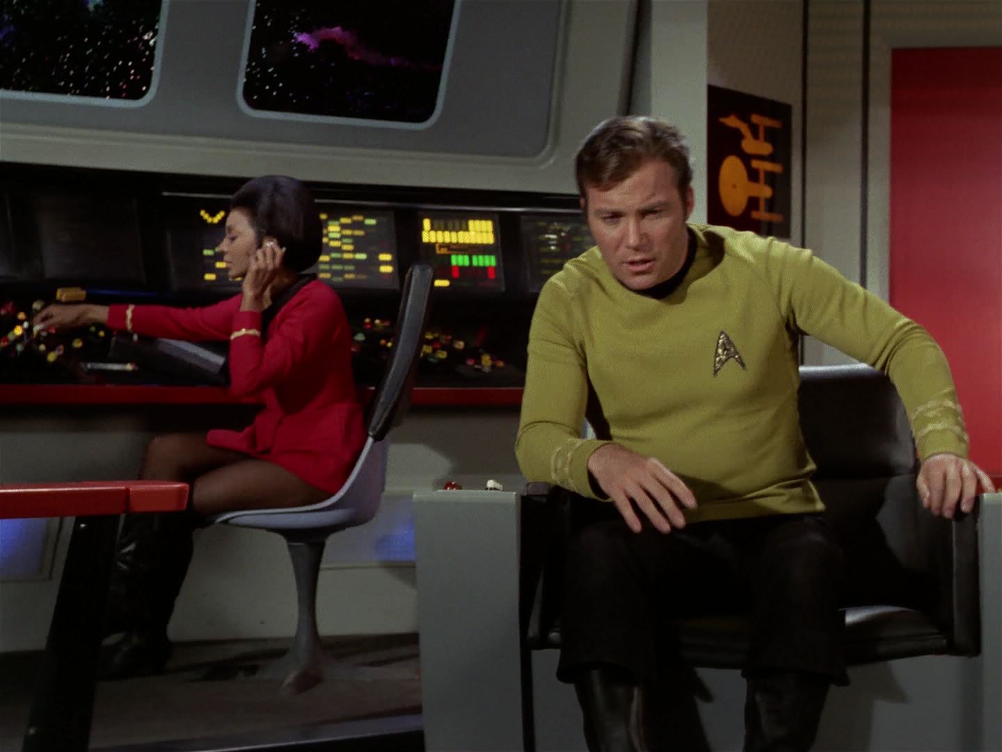 ariane179254_StarTrek_3x21_TheCloudMinders_0060.jpg
