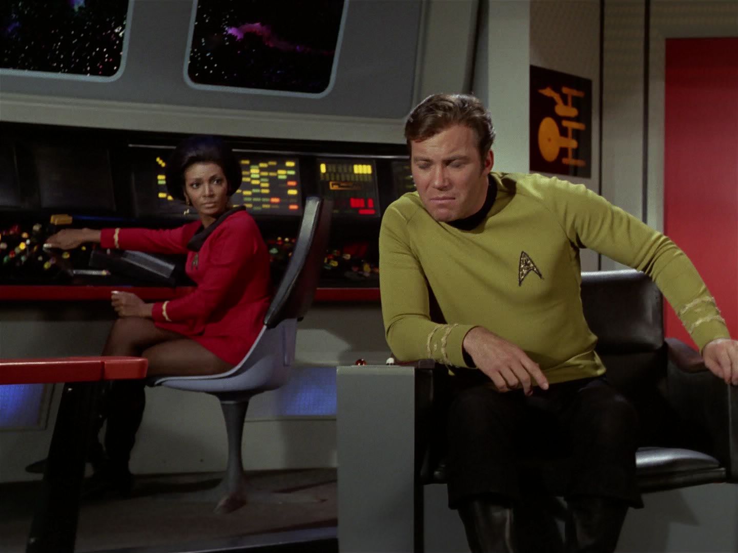 ariane179254_StarTrek_3x21_TheCloudMinders_0065.jpg
