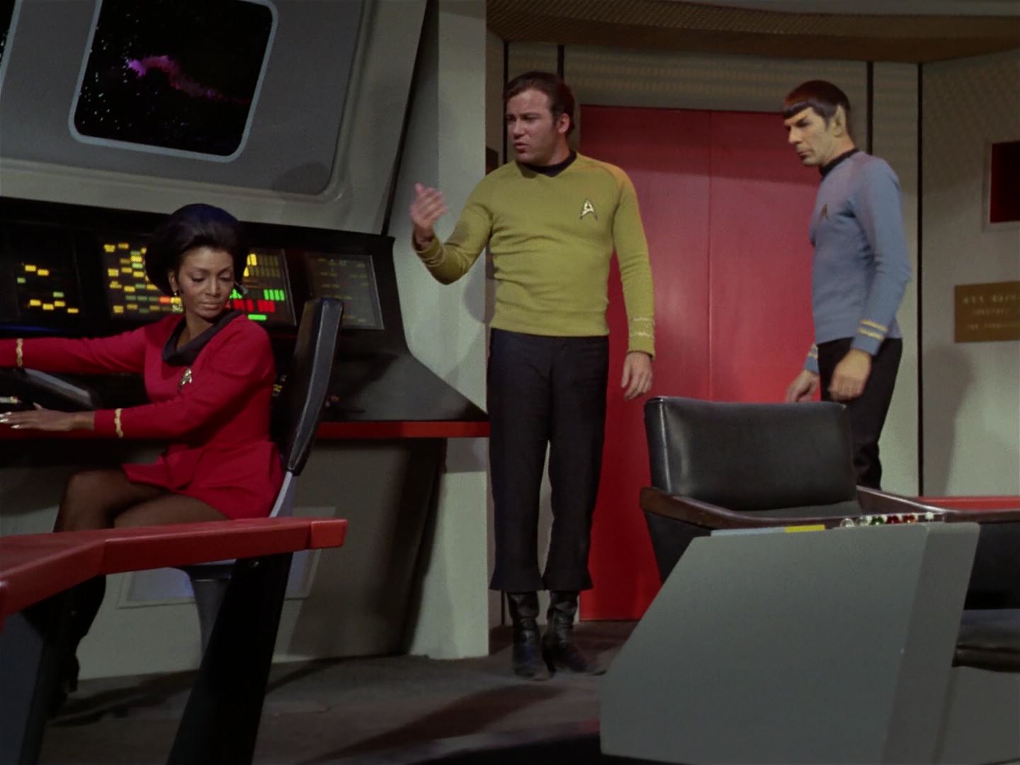 ariane179254_StarTrek_3x21_TheCloudMinders_0096.jpg