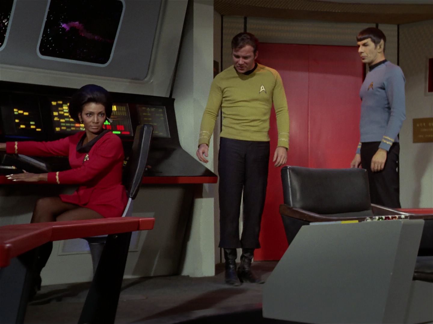 ariane179254_StarTrek_3x21_TheCloudMinders_0097.jpg