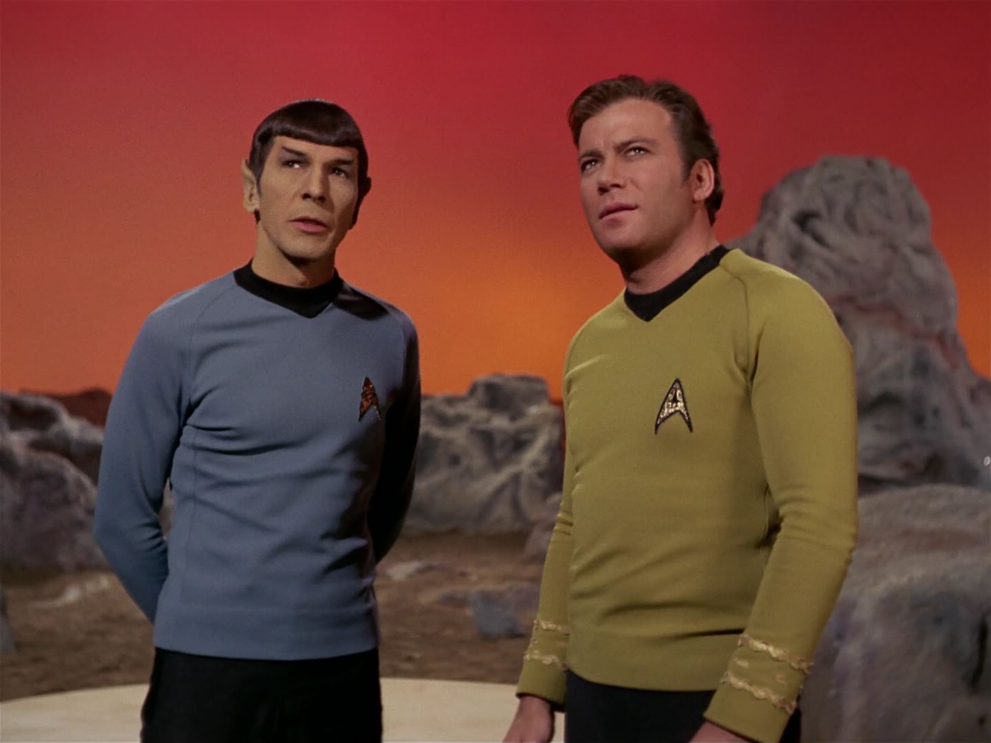 ariane179254_StarTrek_3x21_TheCloudMinders_0129.jpg