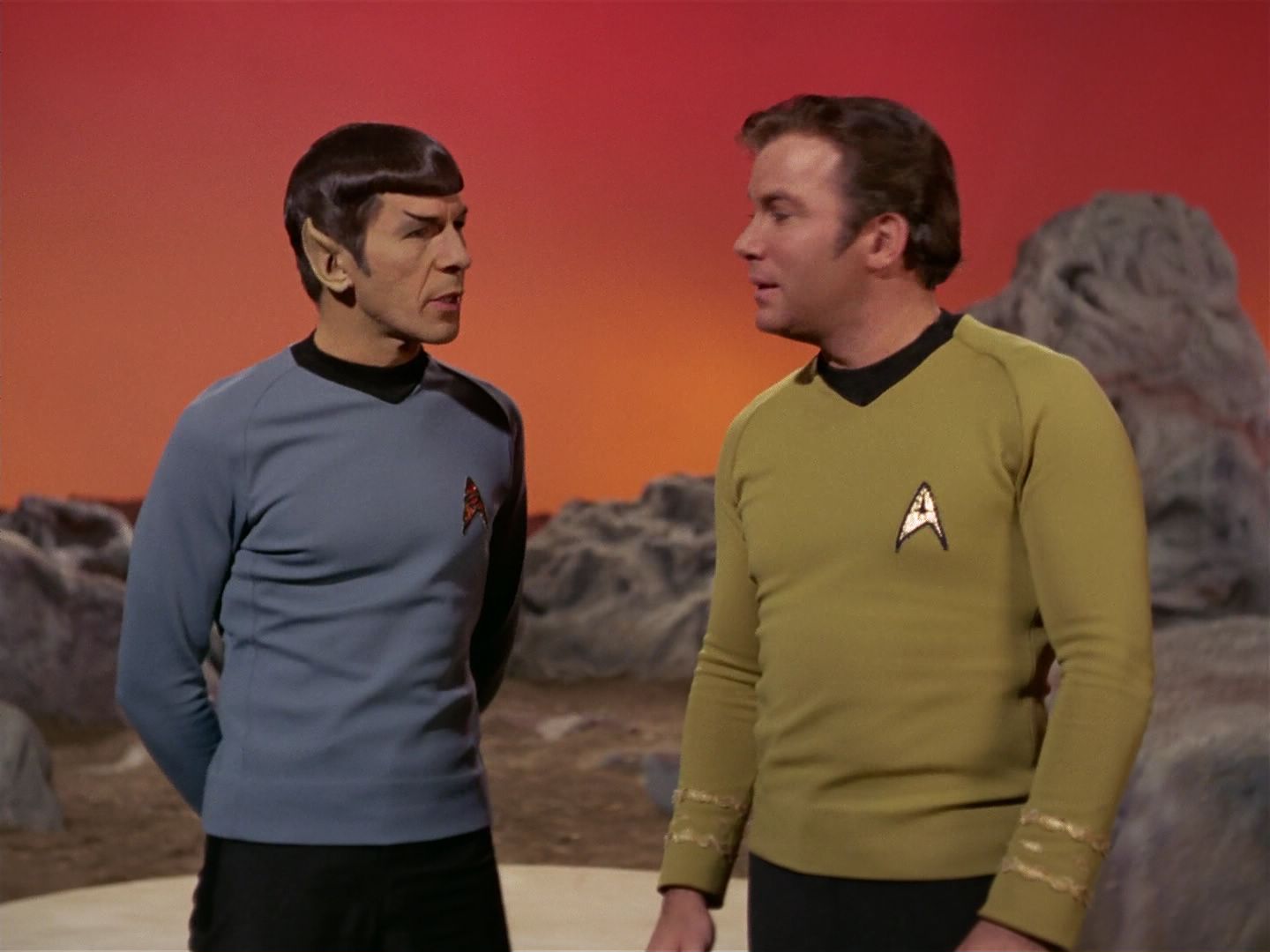ariane179254_StarTrek_3x21_TheCloudMinders_0137.jpg