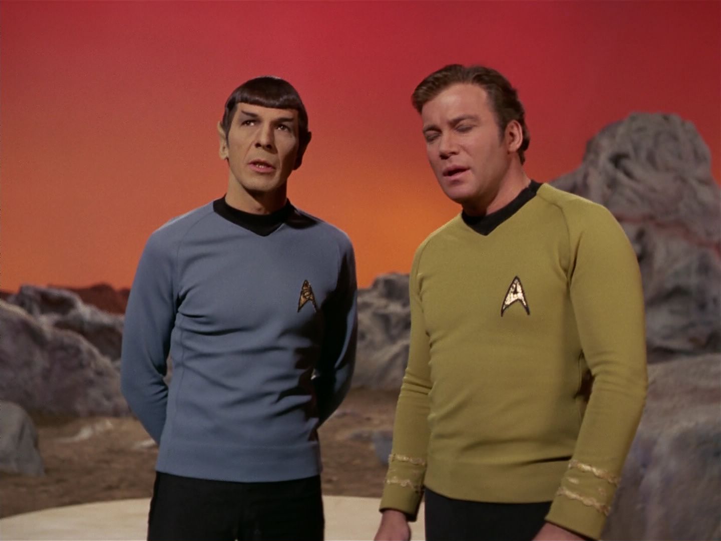 ariane179254_StarTrek_3x21_TheCloudMinders_0154.jpg