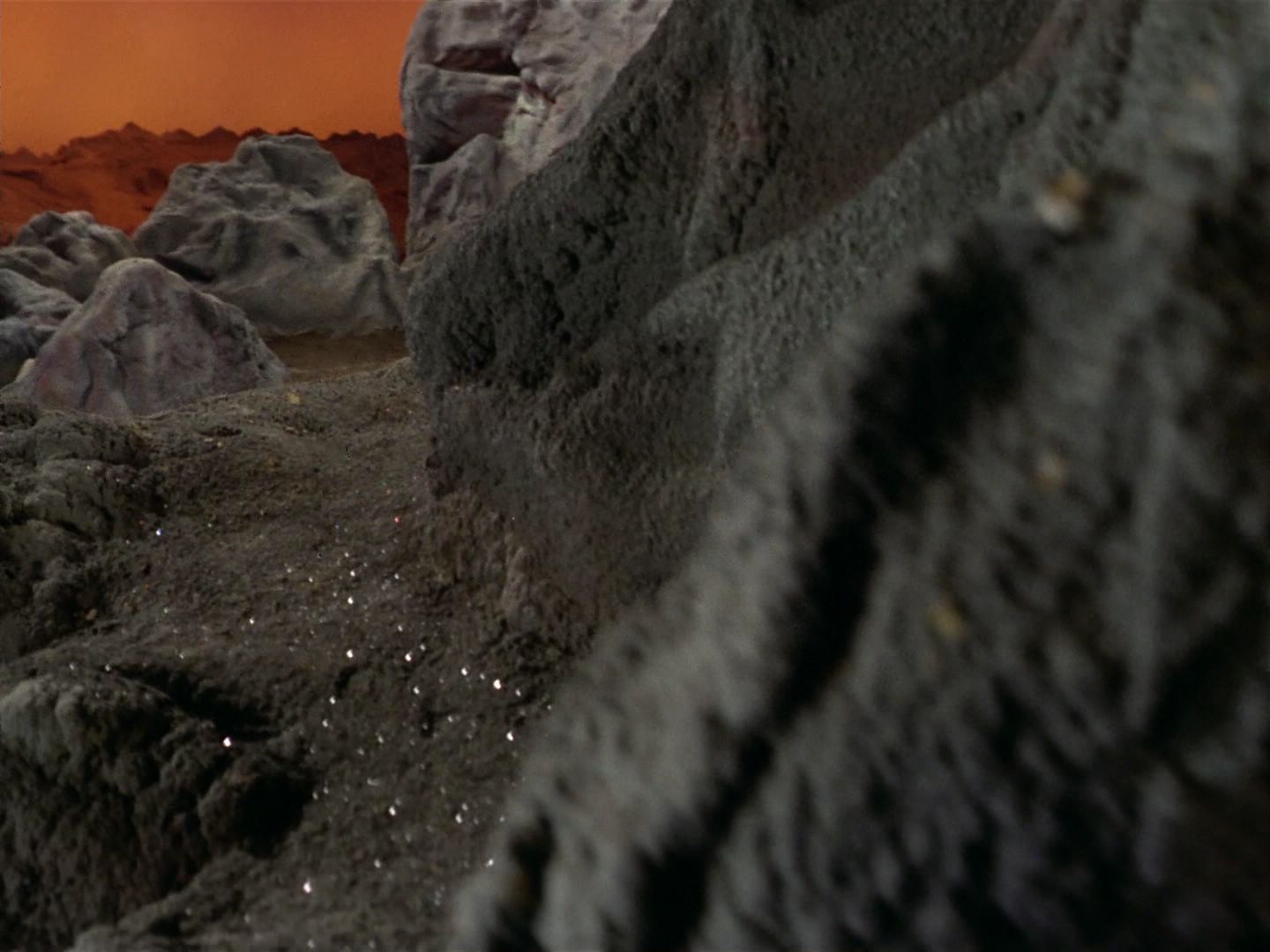 ariane179254_StarTrek_3x21_TheCloudMinders_0165.jpg