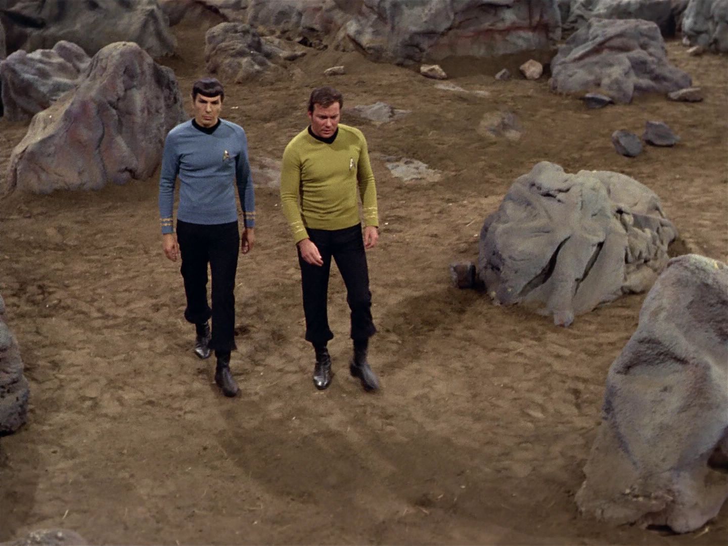 ariane179254_StarTrek_3x21_TheCloudMinders_0185.jpg
