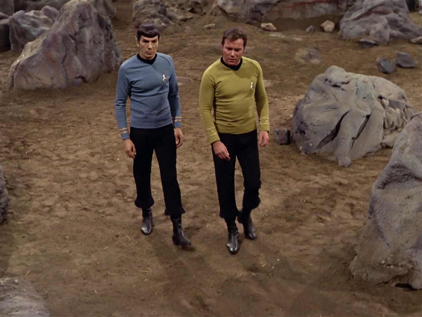 ariane179254_StarTrek_3x21_TheCloudMinders_0187.jpg