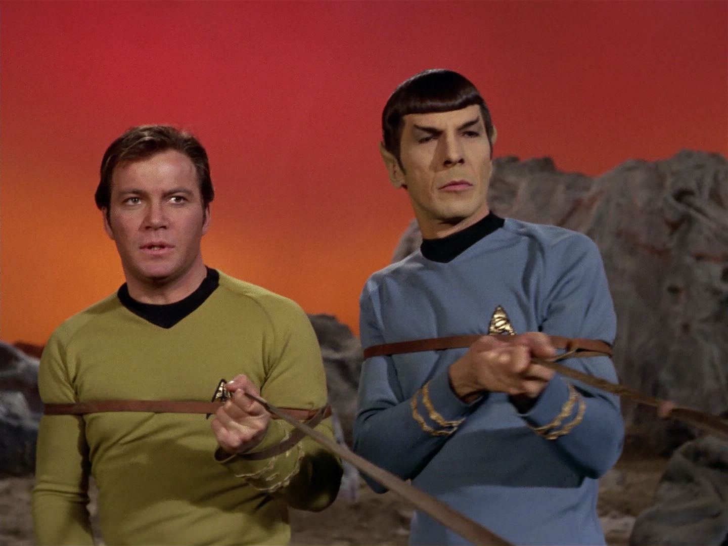 ariane179254_StarTrek_3x21_TheCloudMinders_0201.jpg
