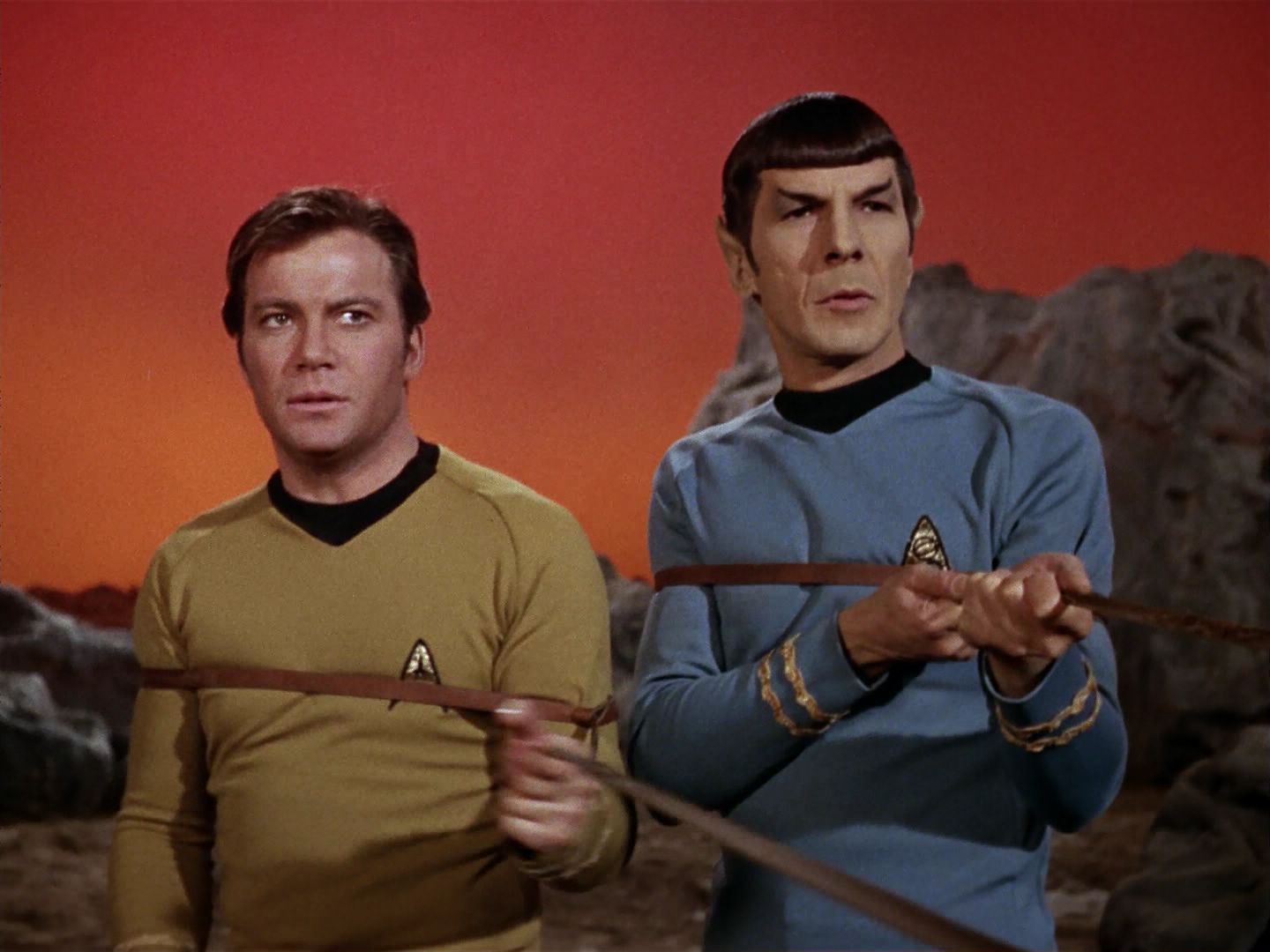 ariane179254_StarTrek_3x21_TheCloudMinders_0204.jpg
