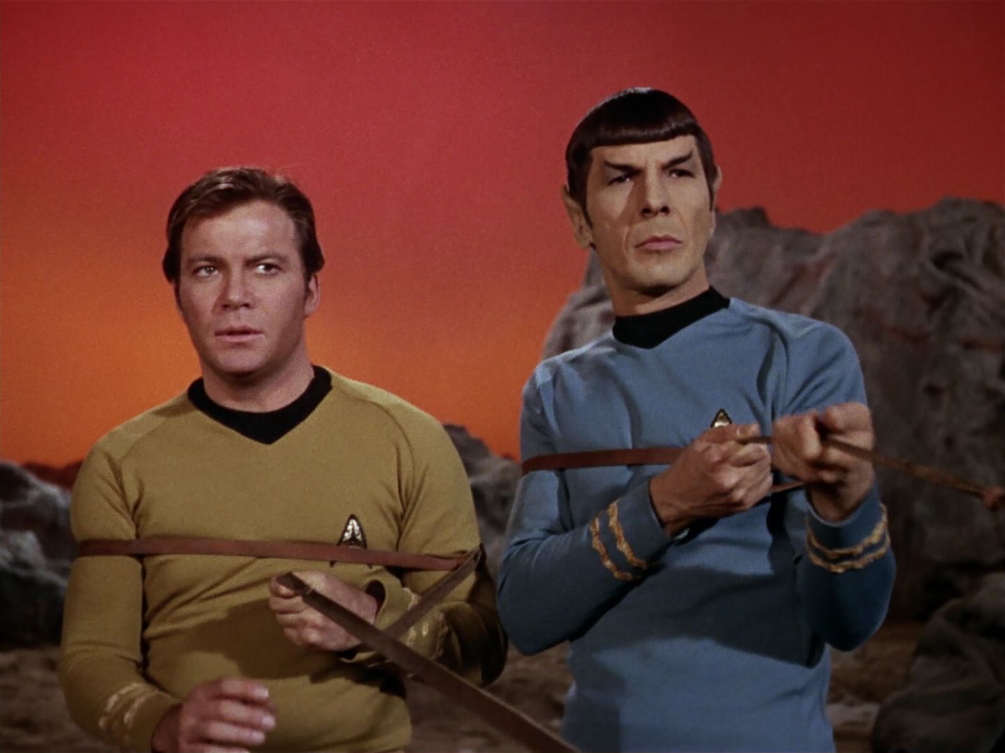 ariane179254_StarTrek_3x21_TheCloudMinders_0205.jpg