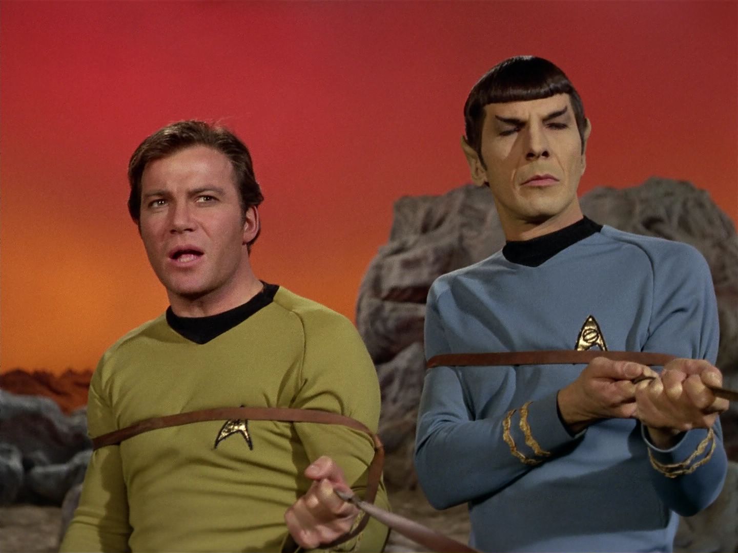 ariane179254_StarTrek_3x21_TheCloudMinders_0301.jpg
