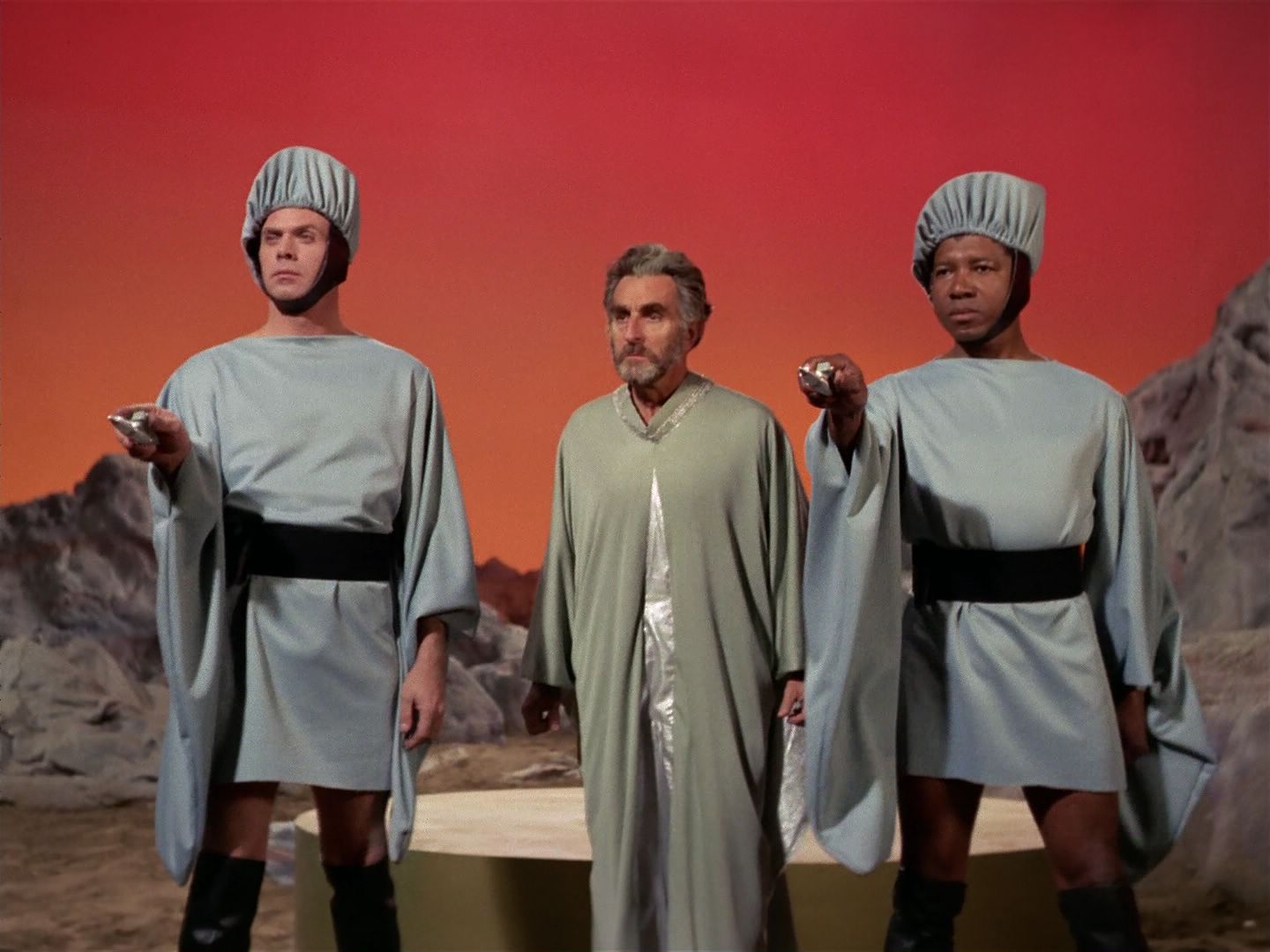 ariane179254_StarTrek_3x21_TheCloudMinders_0369.jpg