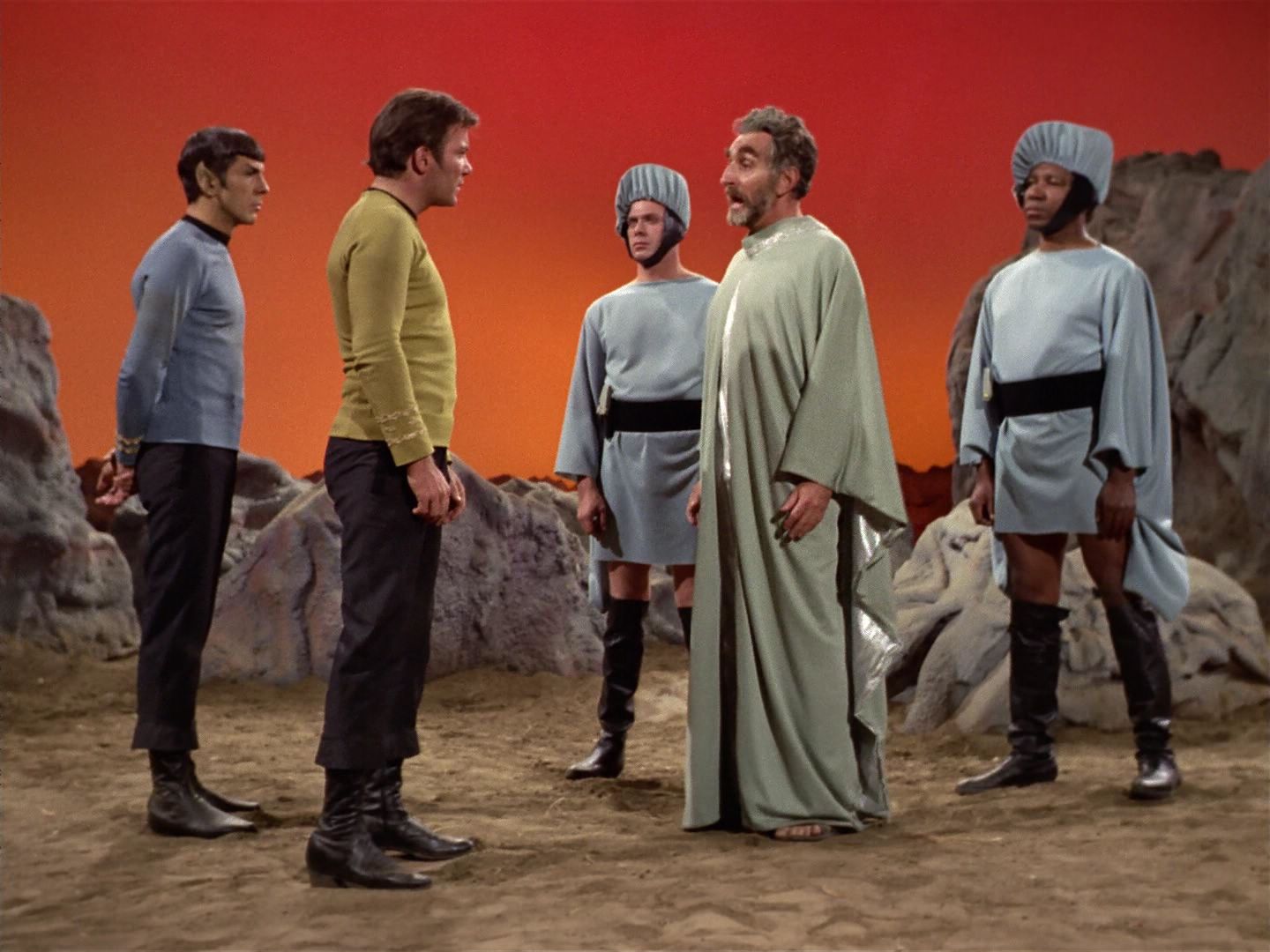ariane179254_StarTrek_3x21_TheCloudMinders_0441.jpg
