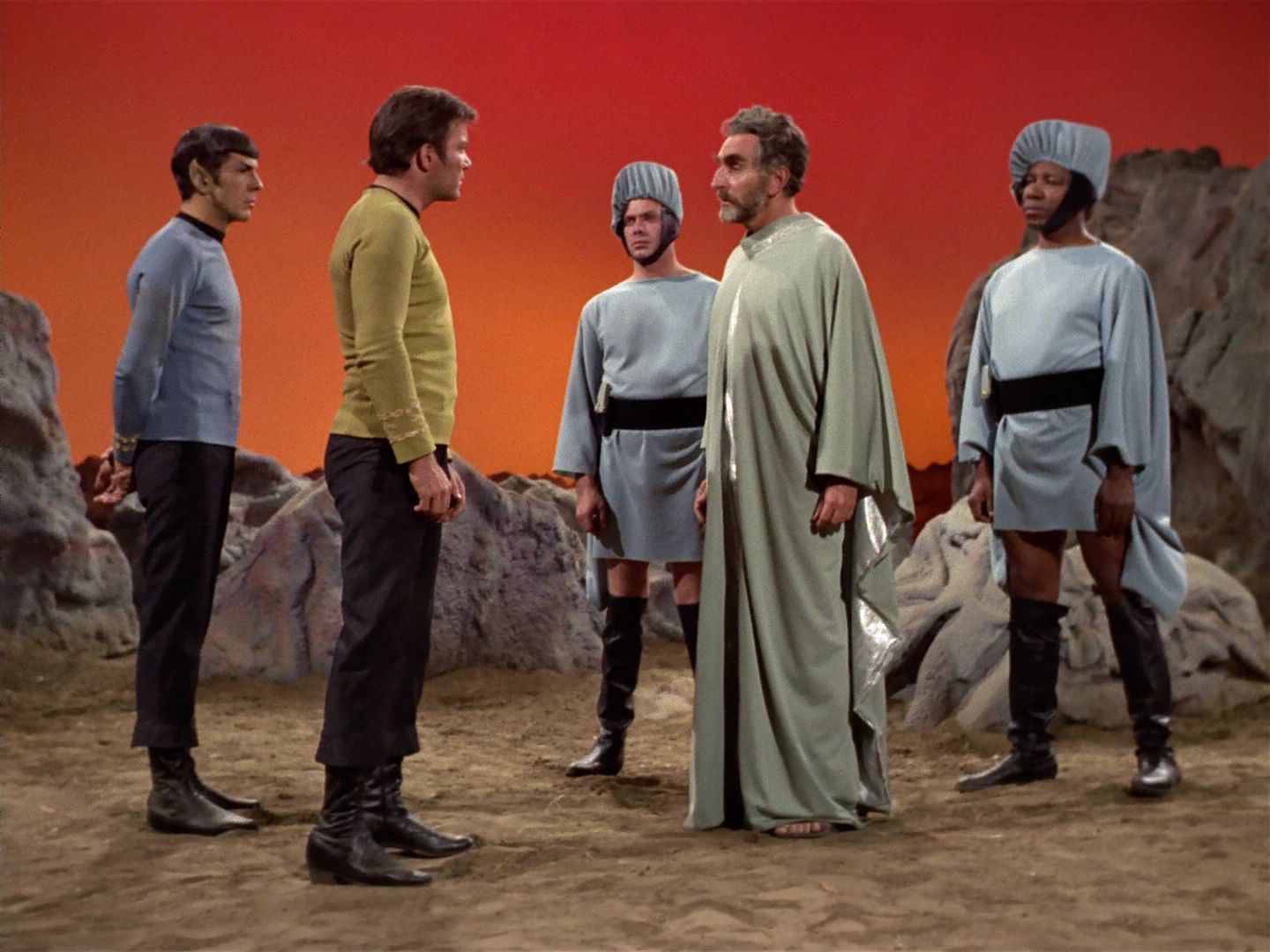 ariane179254_StarTrek_3x21_TheCloudMinders_0451.jpg