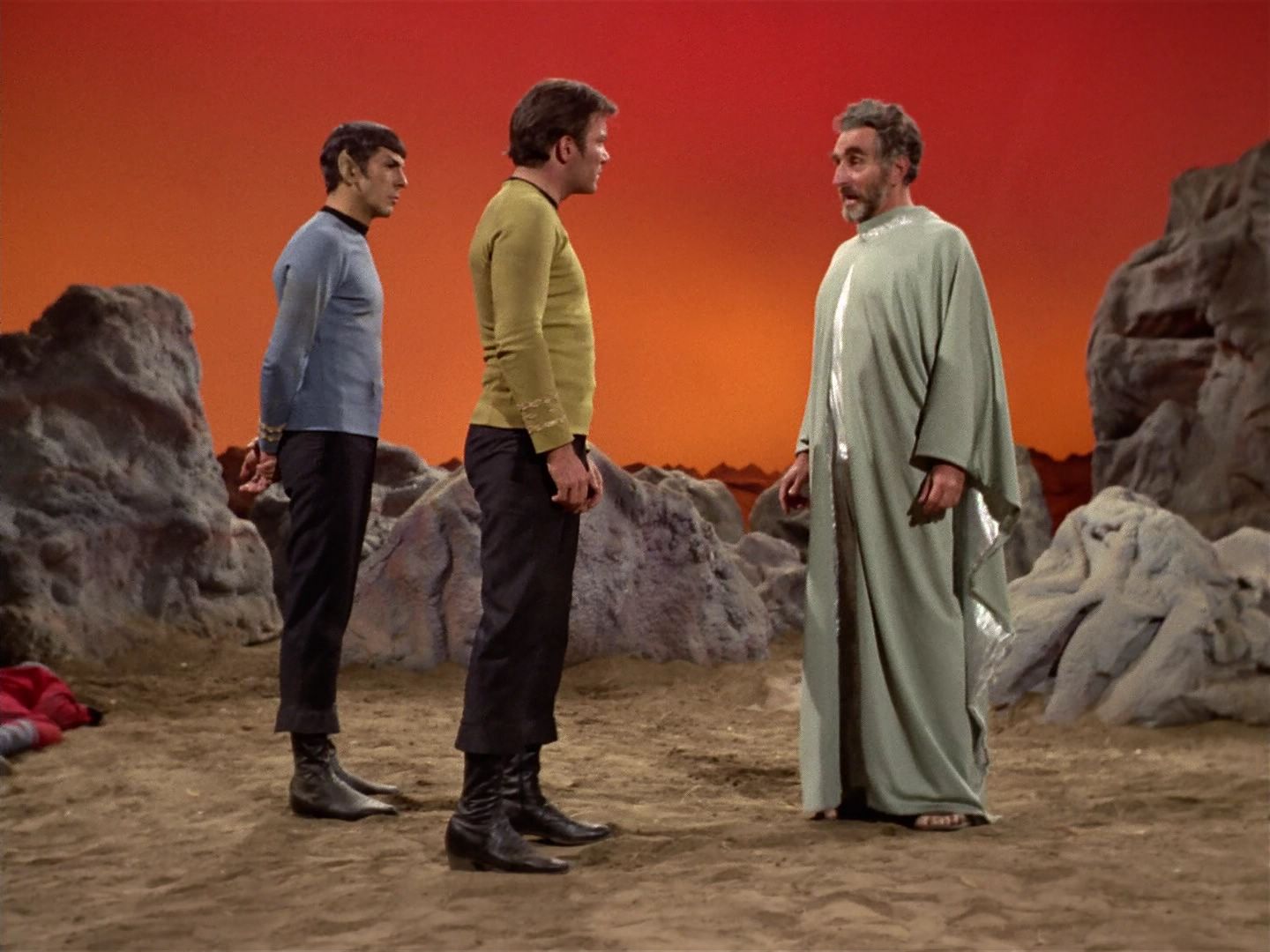 ariane179254_StarTrek_3x21_TheCloudMinders_0463.jpg