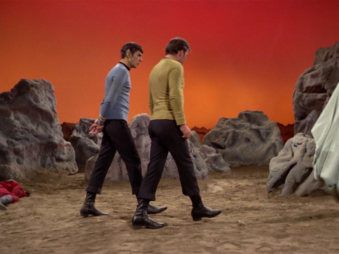 ariane179254_StarTrek_3x21_TheCloudMinders_0474.jpg