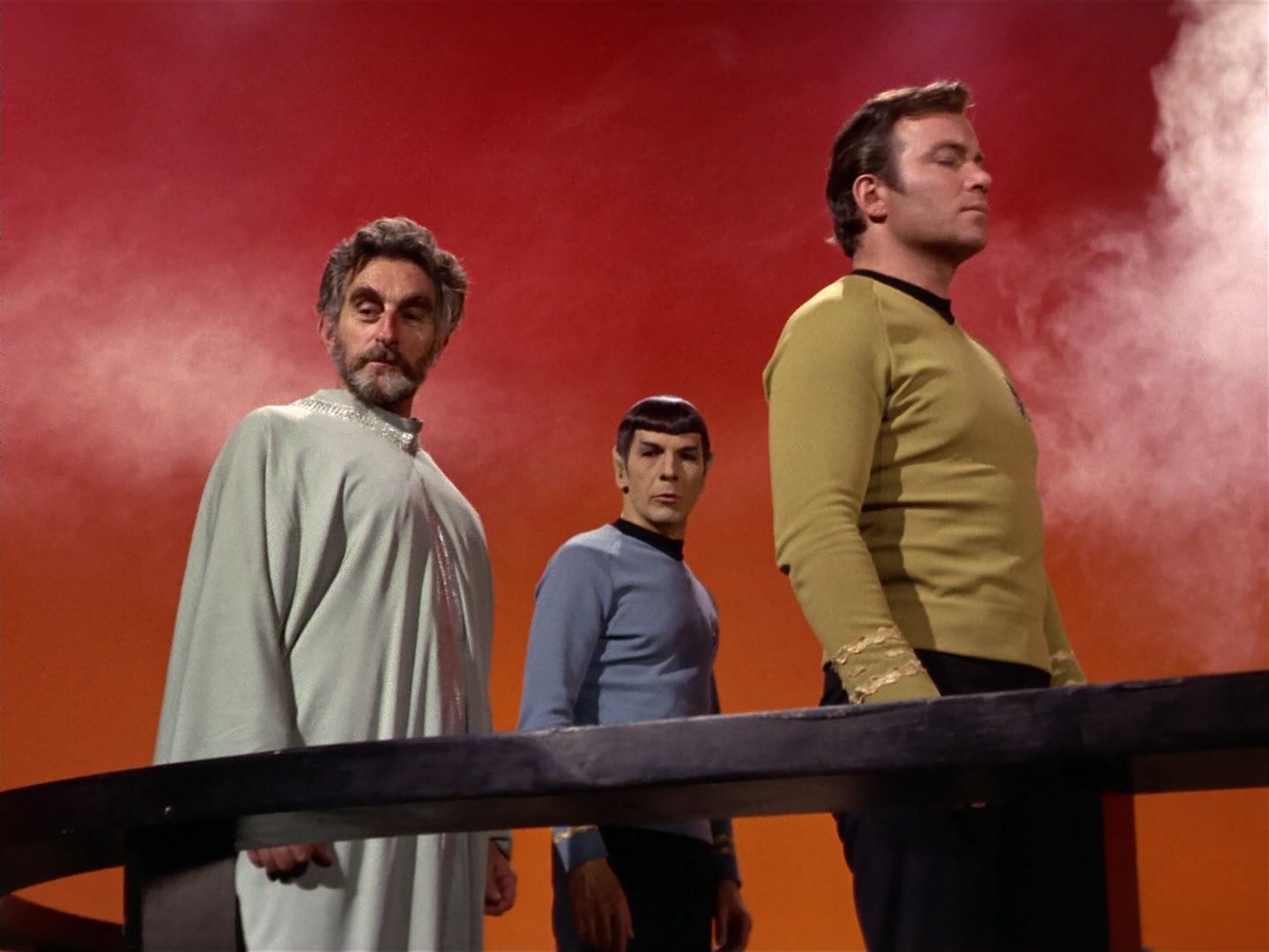 ariane179254_StarTrek_3x21_TheCloudMinders_0488.jpg